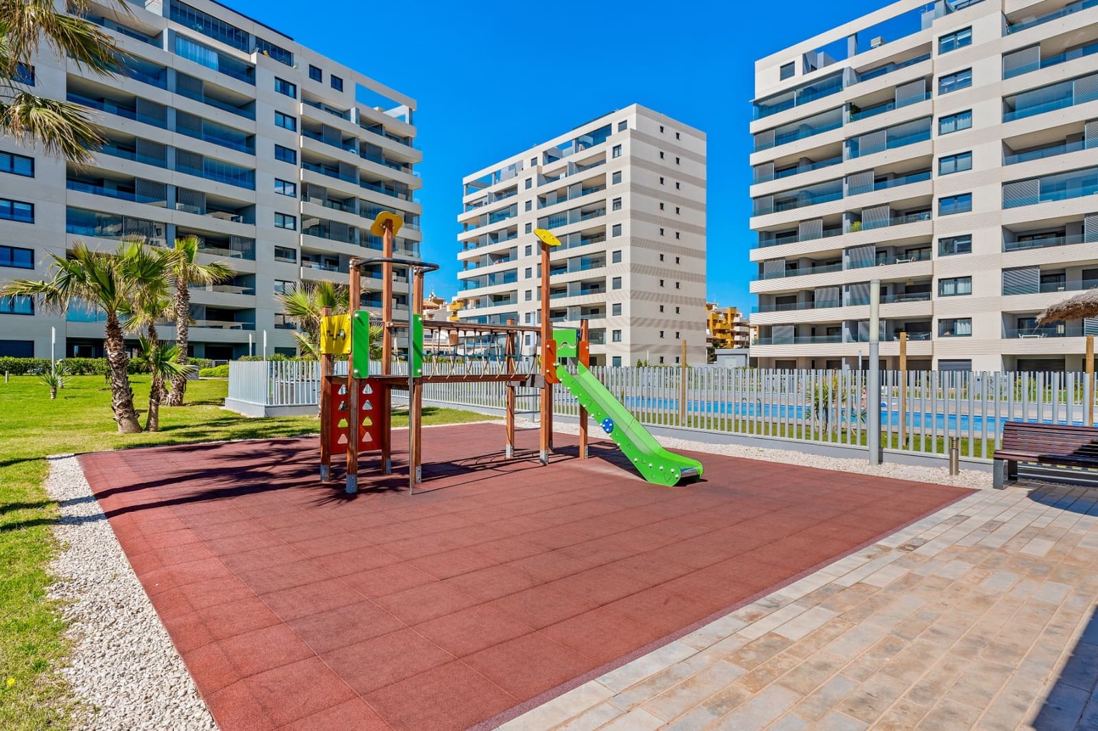 3 sypialnia Apartament na sprzedaż w Orihuela Costa z basenem - 1 200 000 € (Ref: 9720709)