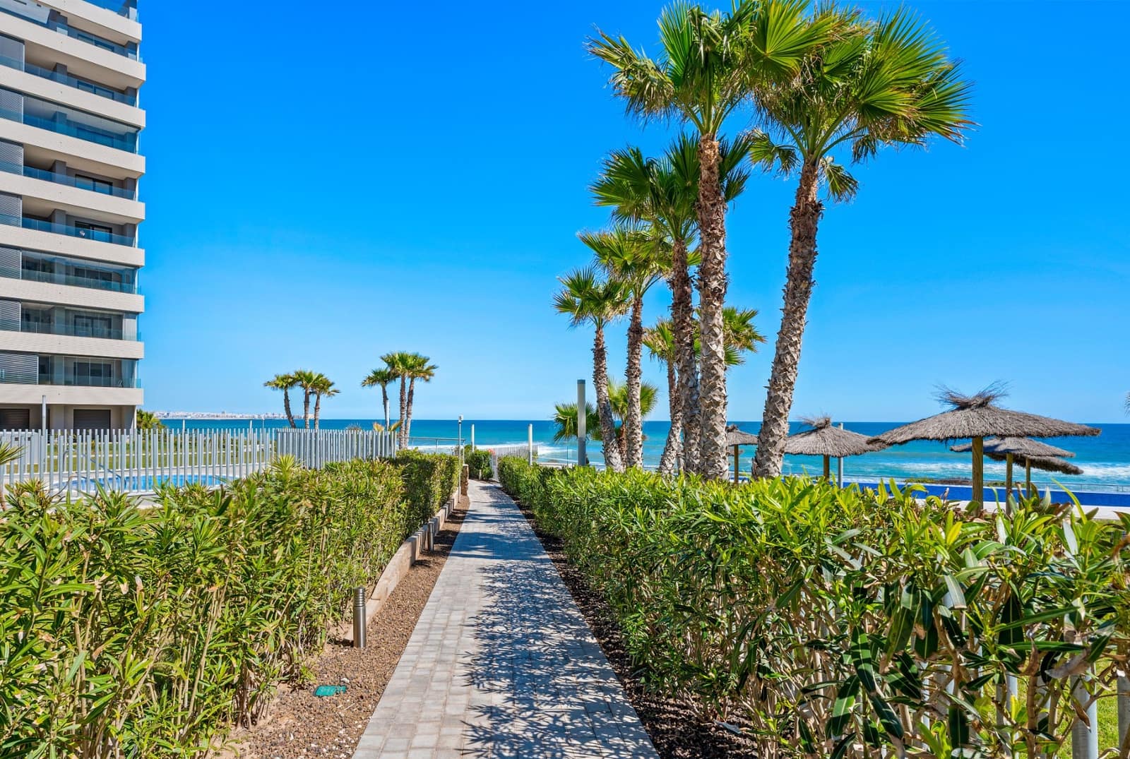 3 sypialnia Apartament na sprzedaż w Orihuela Costa z basenem - 1 200 000 € (Ref: 9720709)