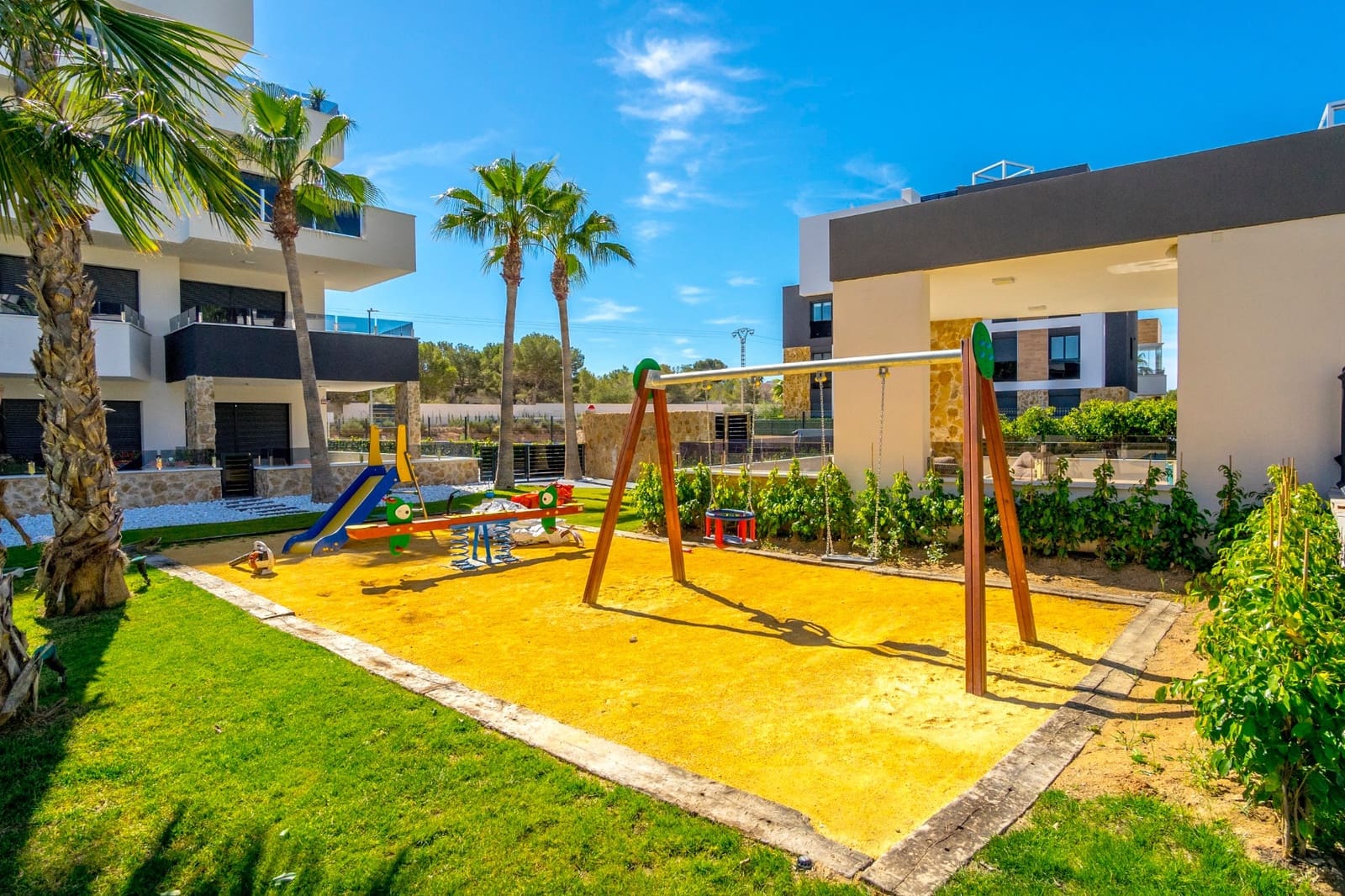 2 bedroom Apartment for sale in Los Altos with pool garage - € 310,000 (Ref: 9938889)