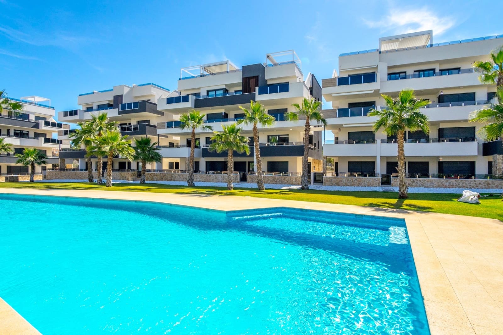 2 bedroom Apartment for sale in Los Altos with pool garage - € 310,000 (Ref: 9938889)