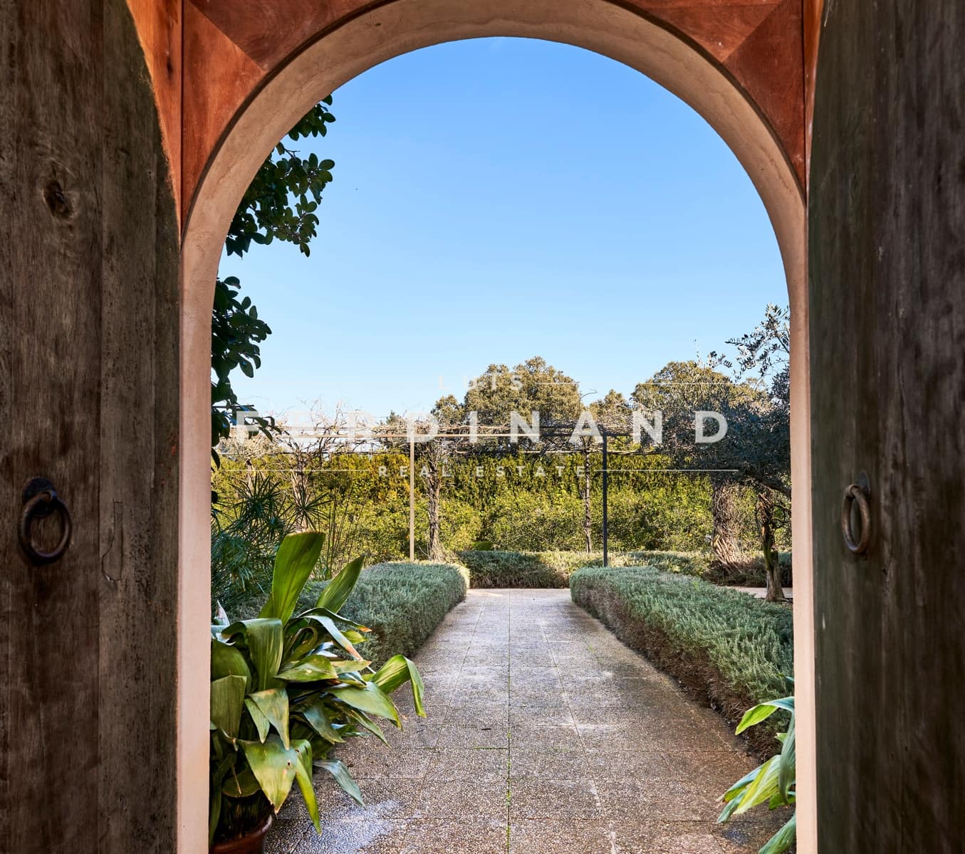 6 chambre Finca/Maison de Campagne à vendre à Buger avec piscine garage - 2 500 000 € (Ref: 7409545)