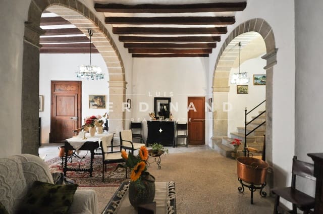 10 soverom Villa til salgs i Binissalem med svømmebasseng garasje - € 1 950 000 (Ref: 7411393)