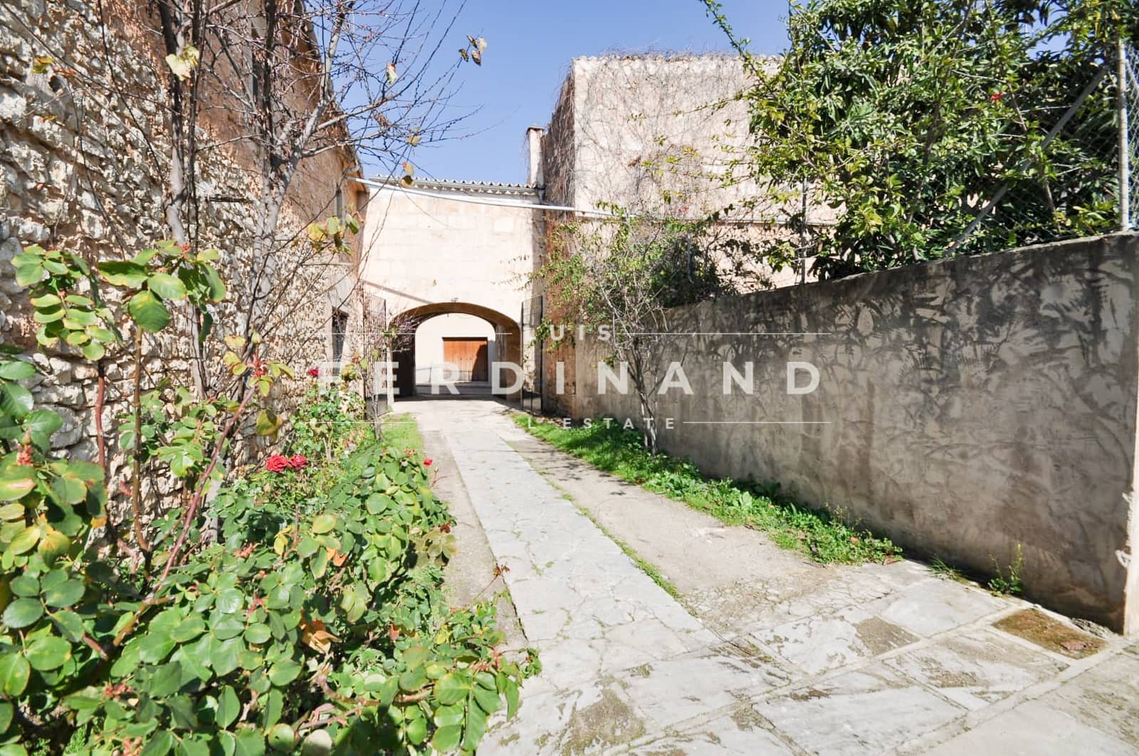 10 soverom Villa til salgs i Binissalem med svømmebasseng garasje - € 1 950 000 (Ref: 7411393)