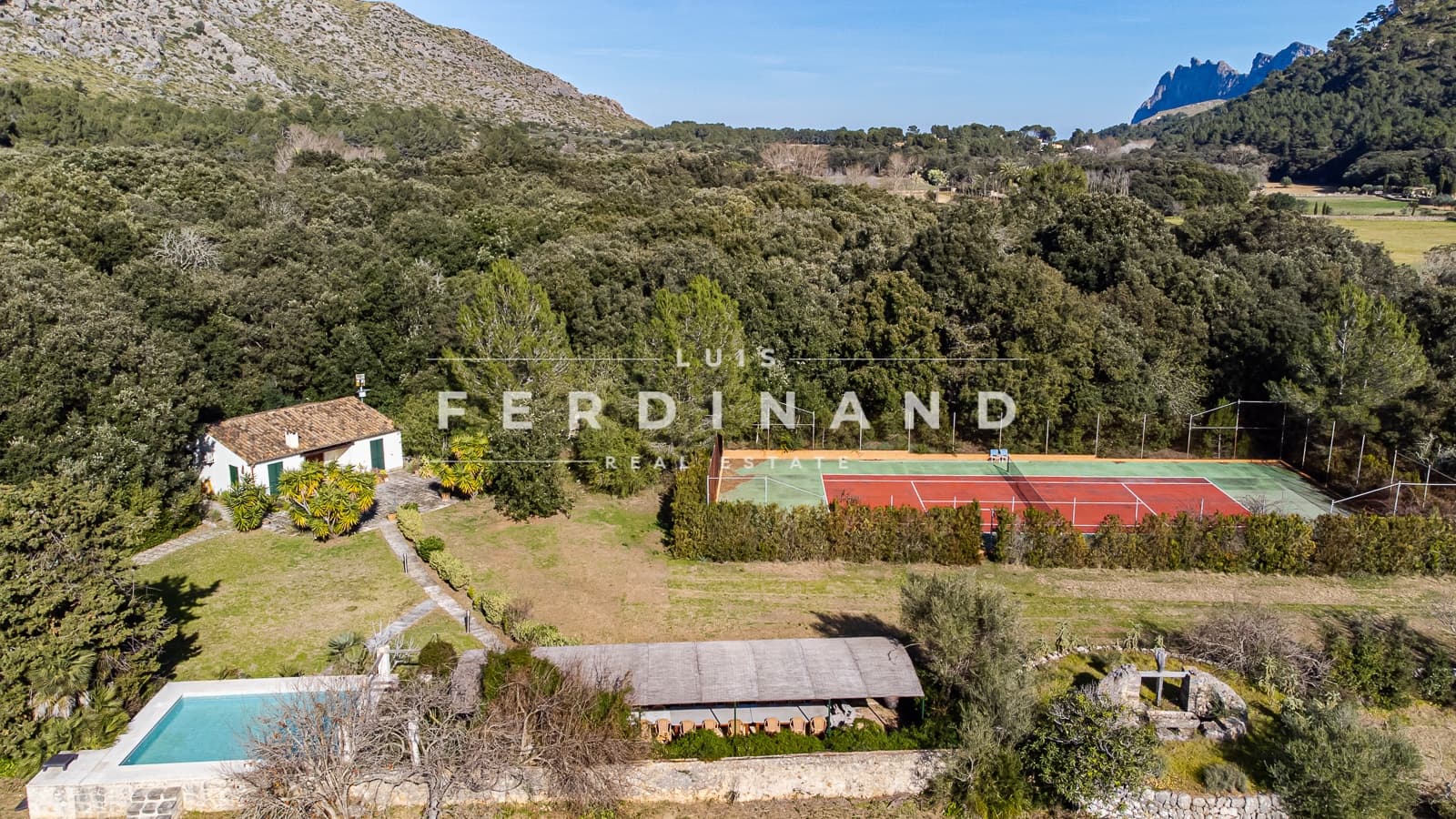 12 soveværelse Finca/Landehus til salg i Pollensa / Pollenca med swimmingpool garage - € 6.000.000 (Ref: 7536224)