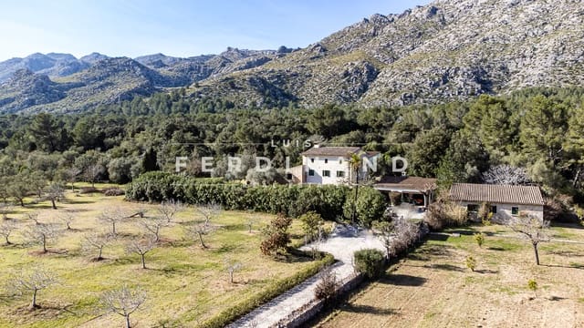 12 soveværelse Finca/Landehus til salg i Pollensa / Pollença med swimmingpool garage - € 6.000.000 (Ref: 7536224)
