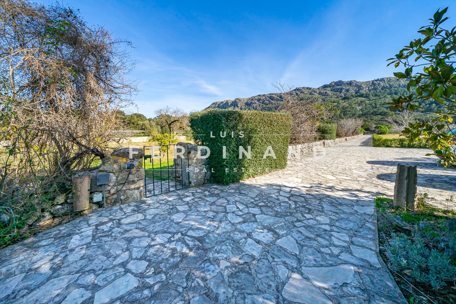 12 soveværelse Finca/Landehus til salg i Pollensa / Pollenca med swimmingpool garage - € 6.000.000 (Ref: 7536224)
