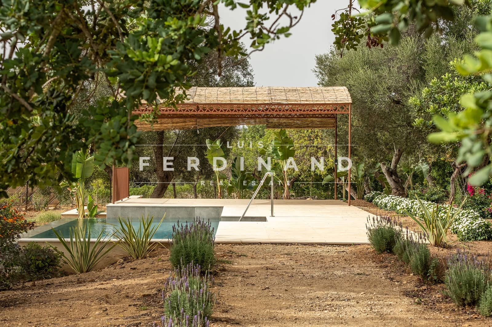 4 soveværelse Finca/Landehus til salg i Santa Maria del Cami med swimmingpool - € 5.900.000 (Ref: 7569878)