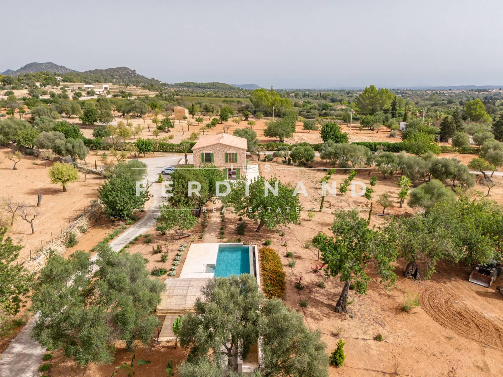 4 soveværelse Finca/Landehus til salg i Santa Maria del Cami med swimmingpool - € 5.900.000 (Ref: 7569878)