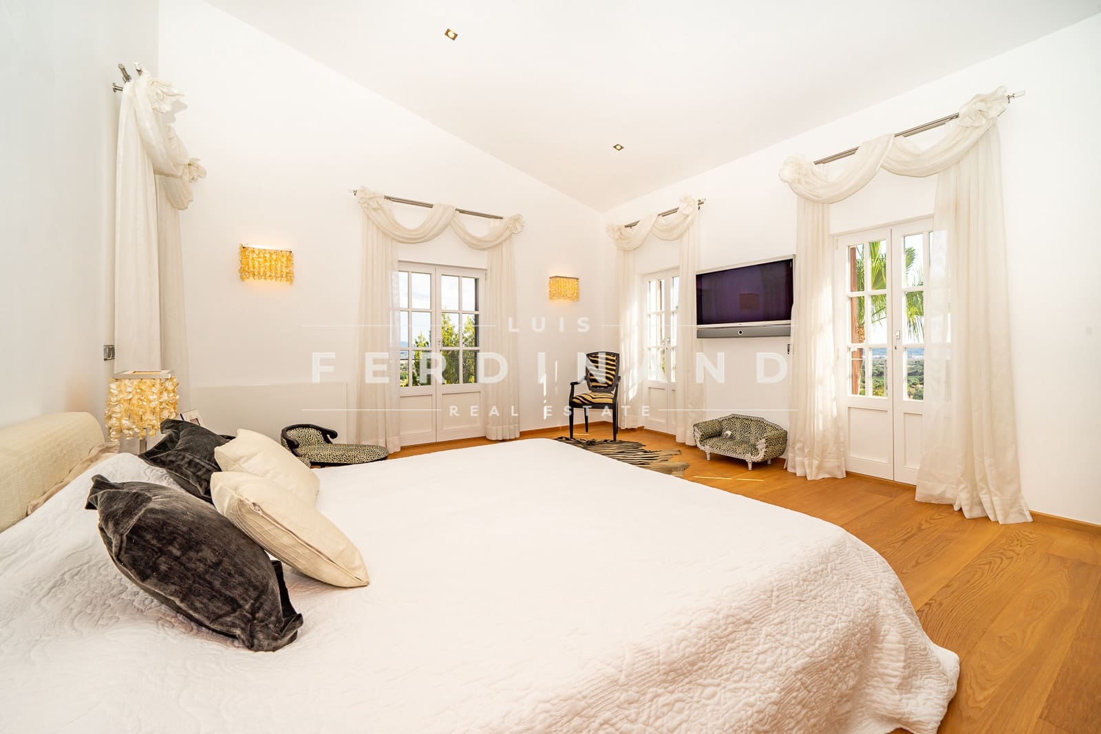 6 bedroom Finca/Country House for sale in Alaro with pool garage - € 6,800,000 (Ref: 7744906)