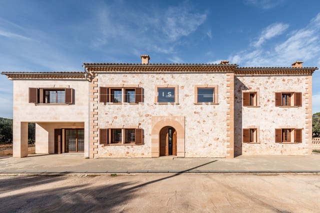 6 bedroom Finca/Country House for sale in Sencelles with pool garage - € 2,200,000 (Ref: 8008071)