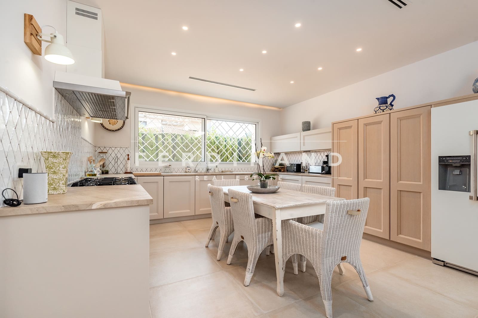 5 soveværelse Villa til salg i Palma de Mallorca med swimmingpool - € 2.950.000 (Ref: 8218021)