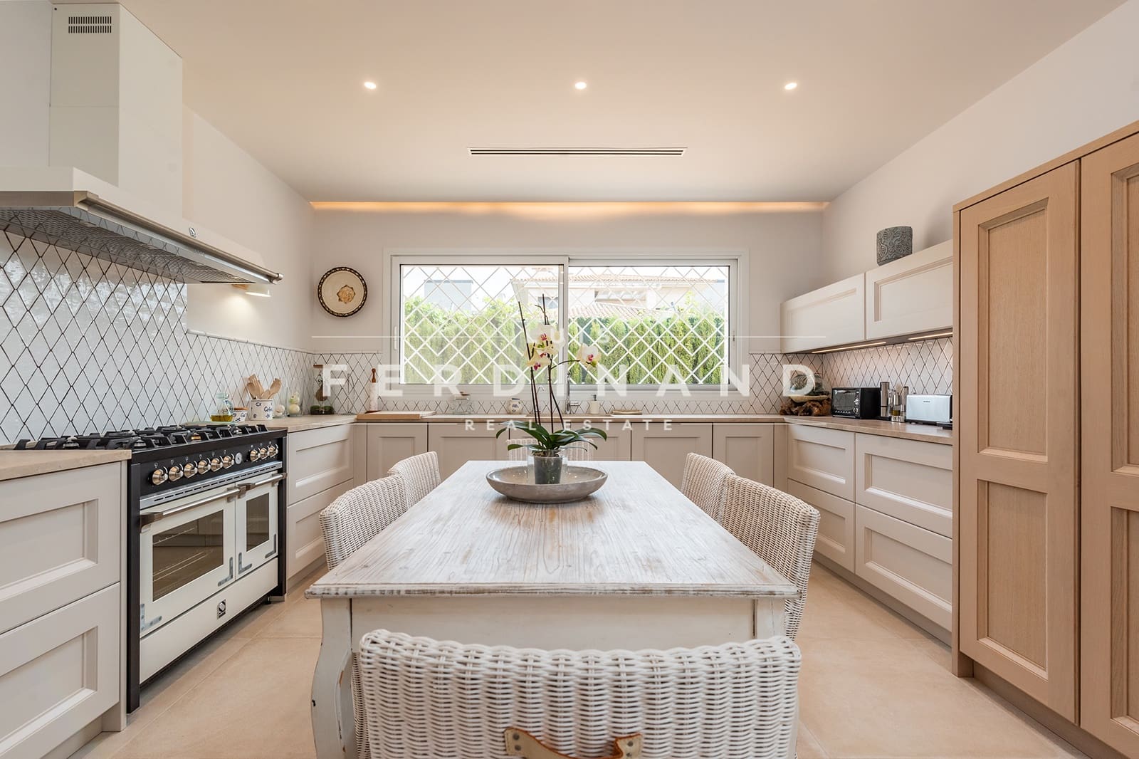 5 soveværelse Villa til salg i Palma de Mallorca med swimmingpool - € 2.950.000 (Ref: 8218021)