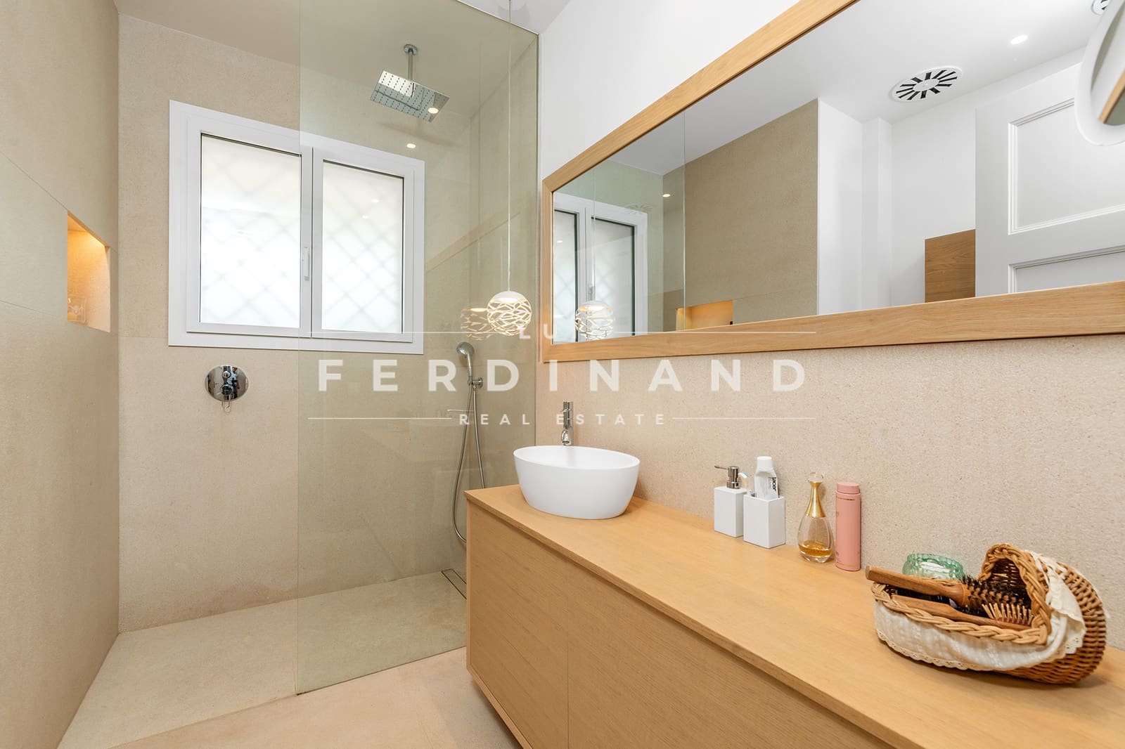 5 soveværelse Villa til salg i Palma de Mallorca med swimmingpool - € 2.950.000 (Ref: 8218021)