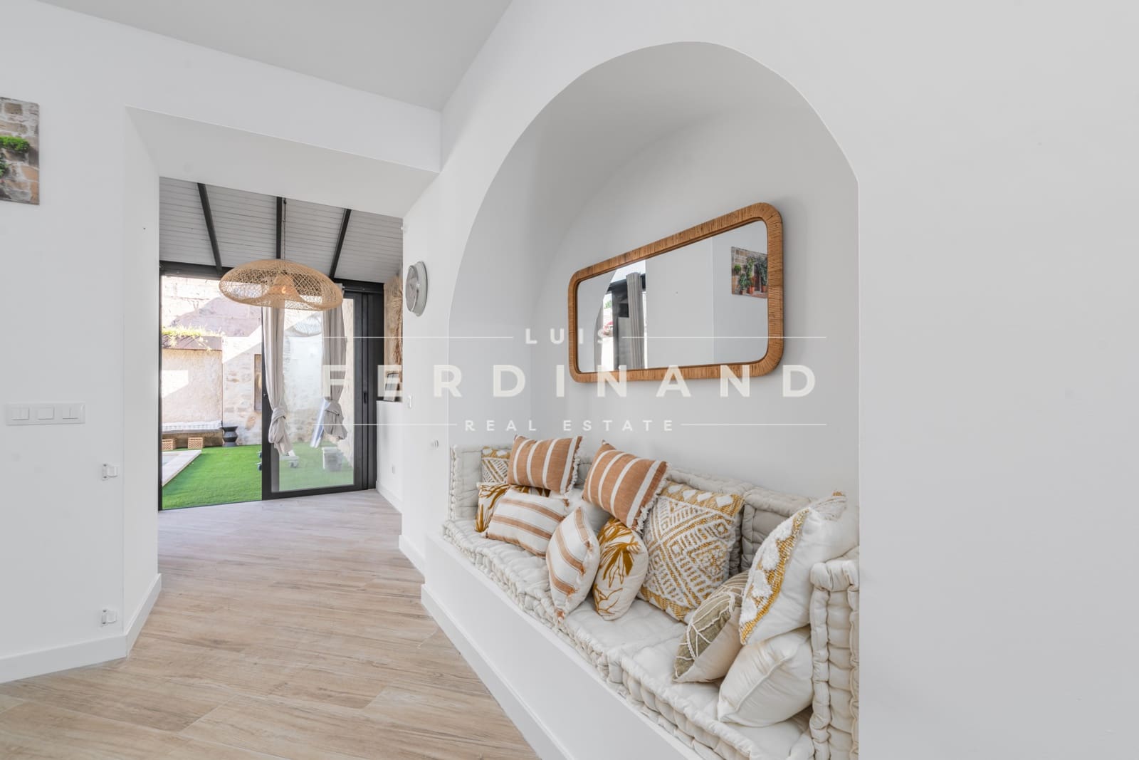 3 soveværelse Villa til salg i Sant Joan med swimmingpool - € 597.500 (Ref: 8309643)