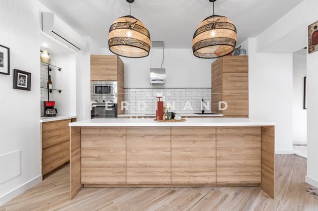 3 soveværelse Villa til salg i Sant Joan med swimmingpool - € 597.500 (Ref: 8309643)