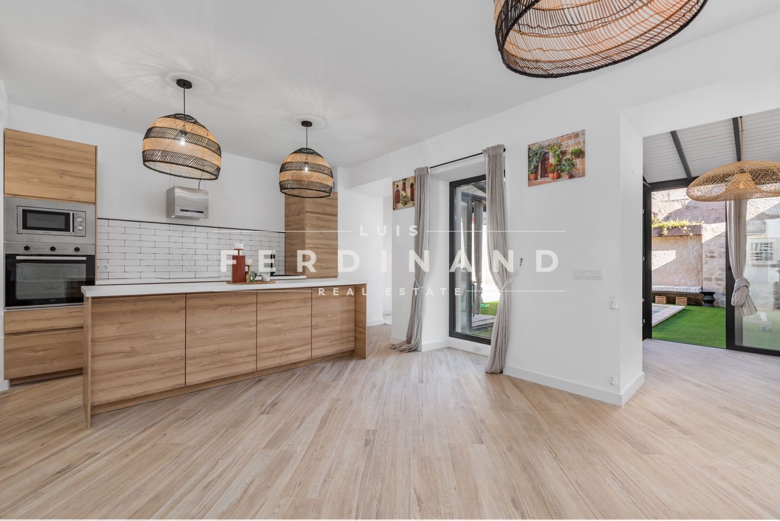 3 soveværelse Villa til salg i Sant Joan med swimmingpool - € 597.500 (Ref: 8309643)