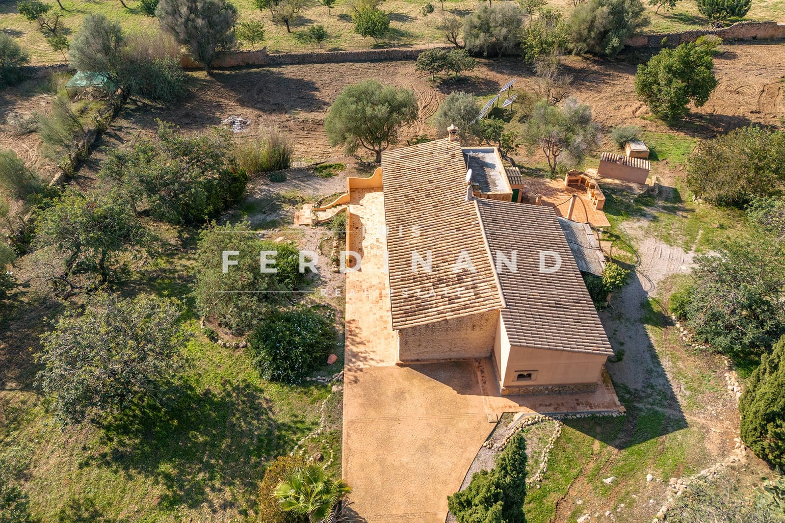 5 soveværelse Finca/Landehus til salg i Santa Maria del Cami med swimmingpool garage - € 1.980.000 (Ref: 8701467)