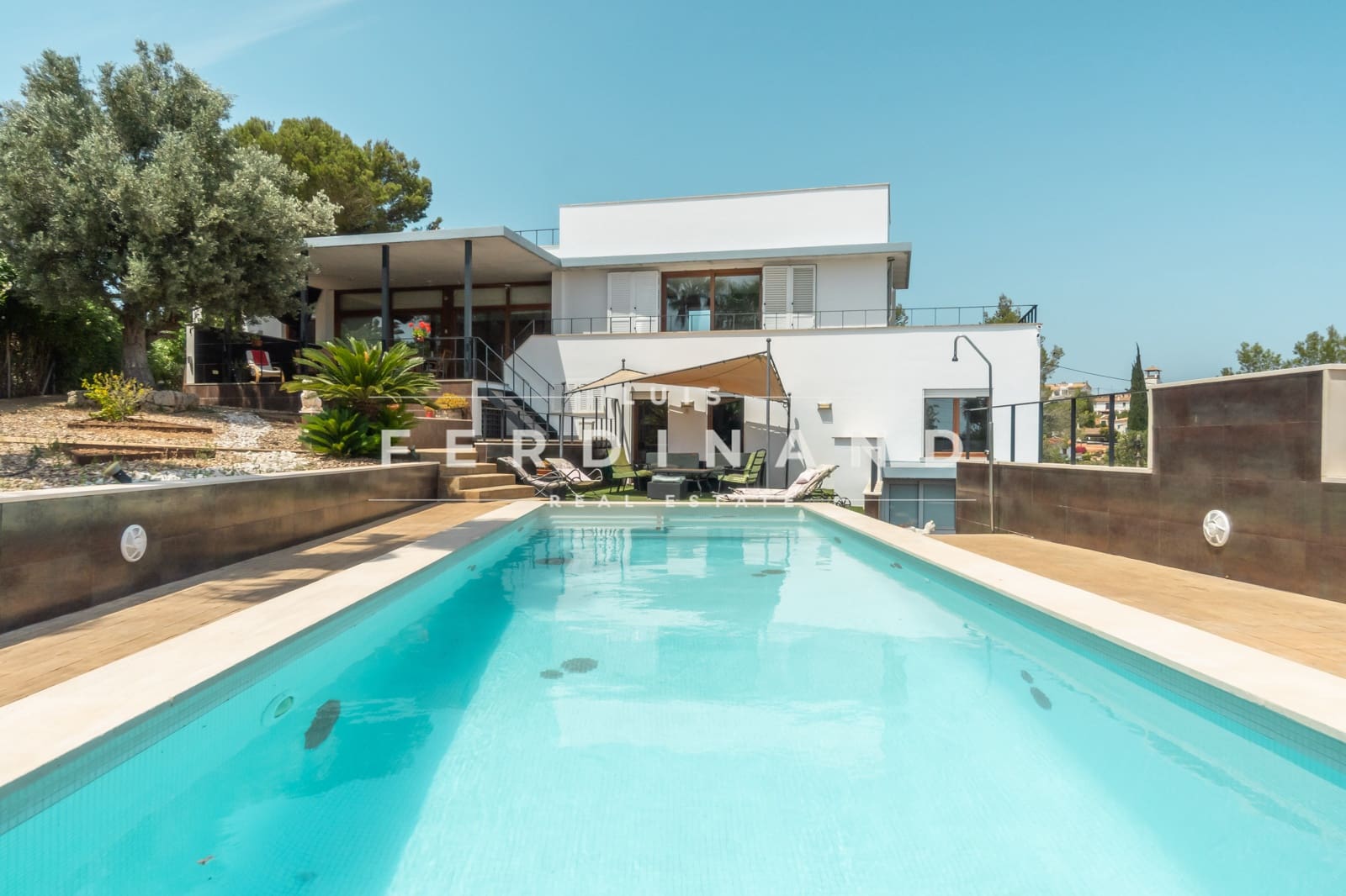 4 slaapkamer Villa te koop in Genova met zwembad - € 1.900.000 (Ref: 8790918)