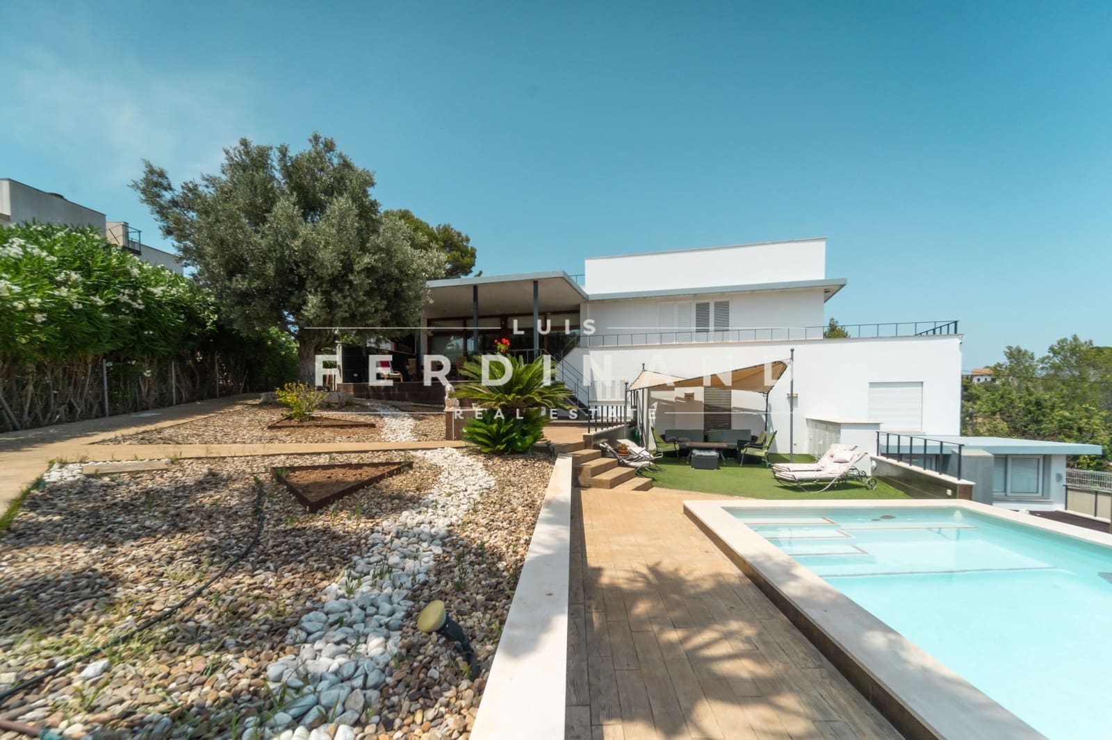 4 slaapkamer Villa te koop in Genova met zwembad - € 1.900.000 (Ref: 8790918)