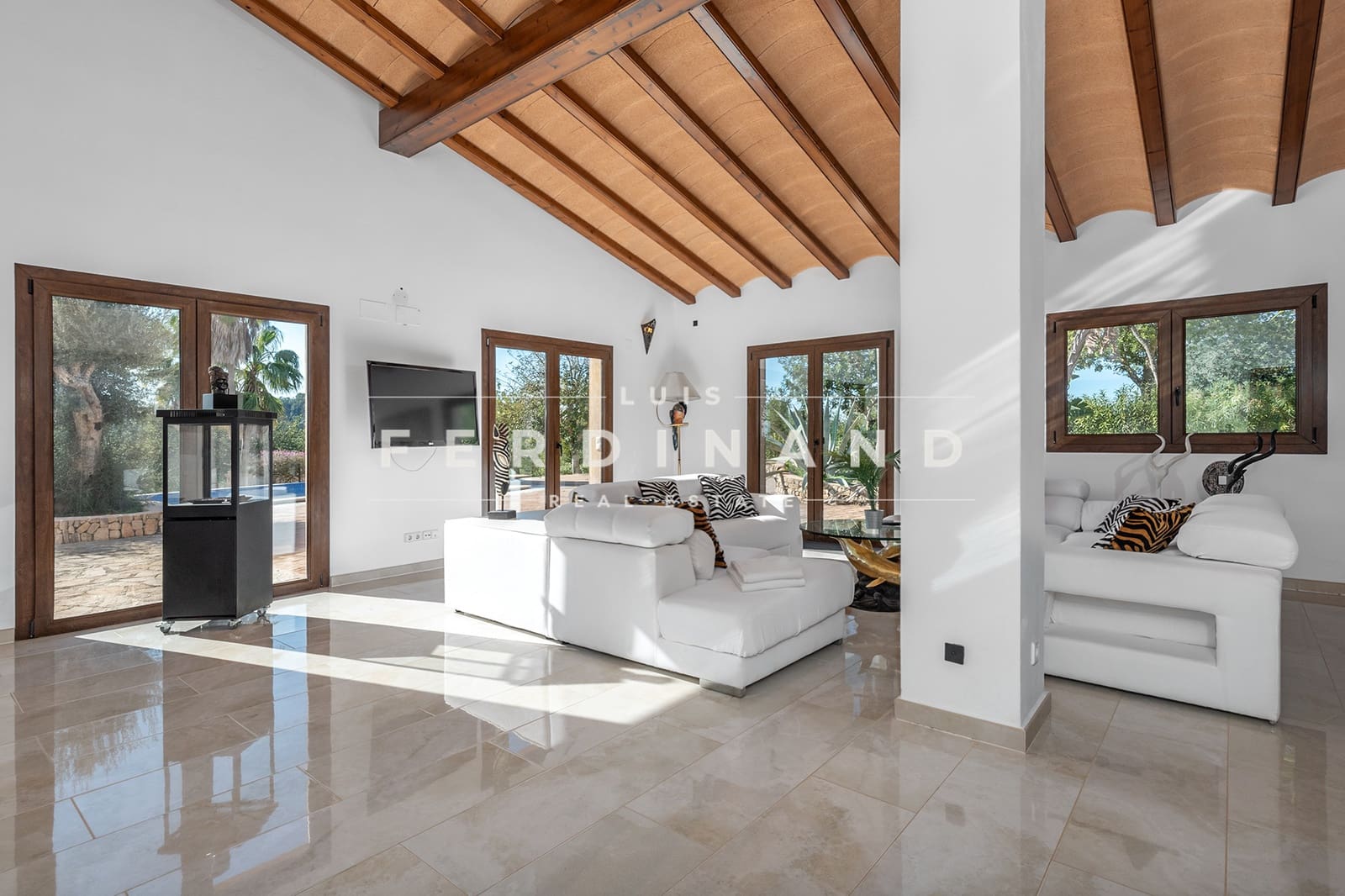 6 slaapkamer Finca/Landhuis te koop in Montuiri met zwembad garage - € 2.950.000 (Ref: 8800551)