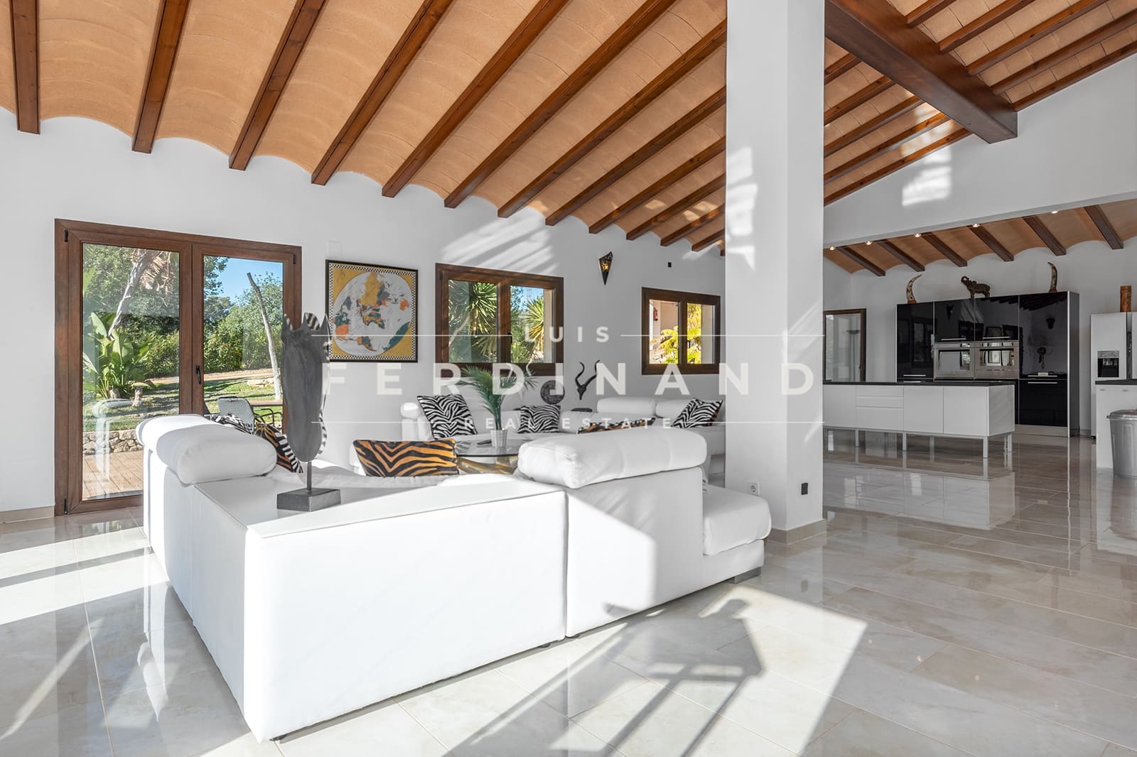 6 slaapkamer Finca/Landhuis te koop in Montuiri met zwembad garage - € 2.950.000 (Ref: 8800551)