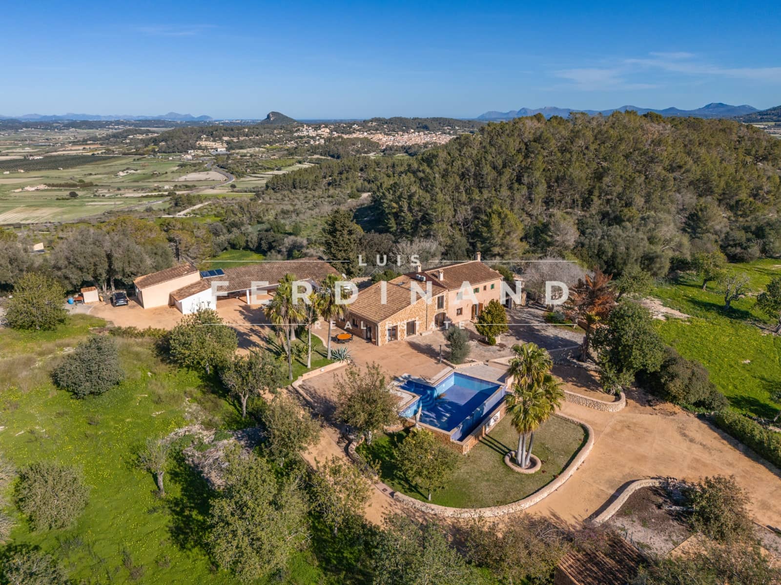 6 slaapkamer Finca/Landhuis te koop in Montuiri met zwembad garage - € 2.950.000 (Ref: 8800551)