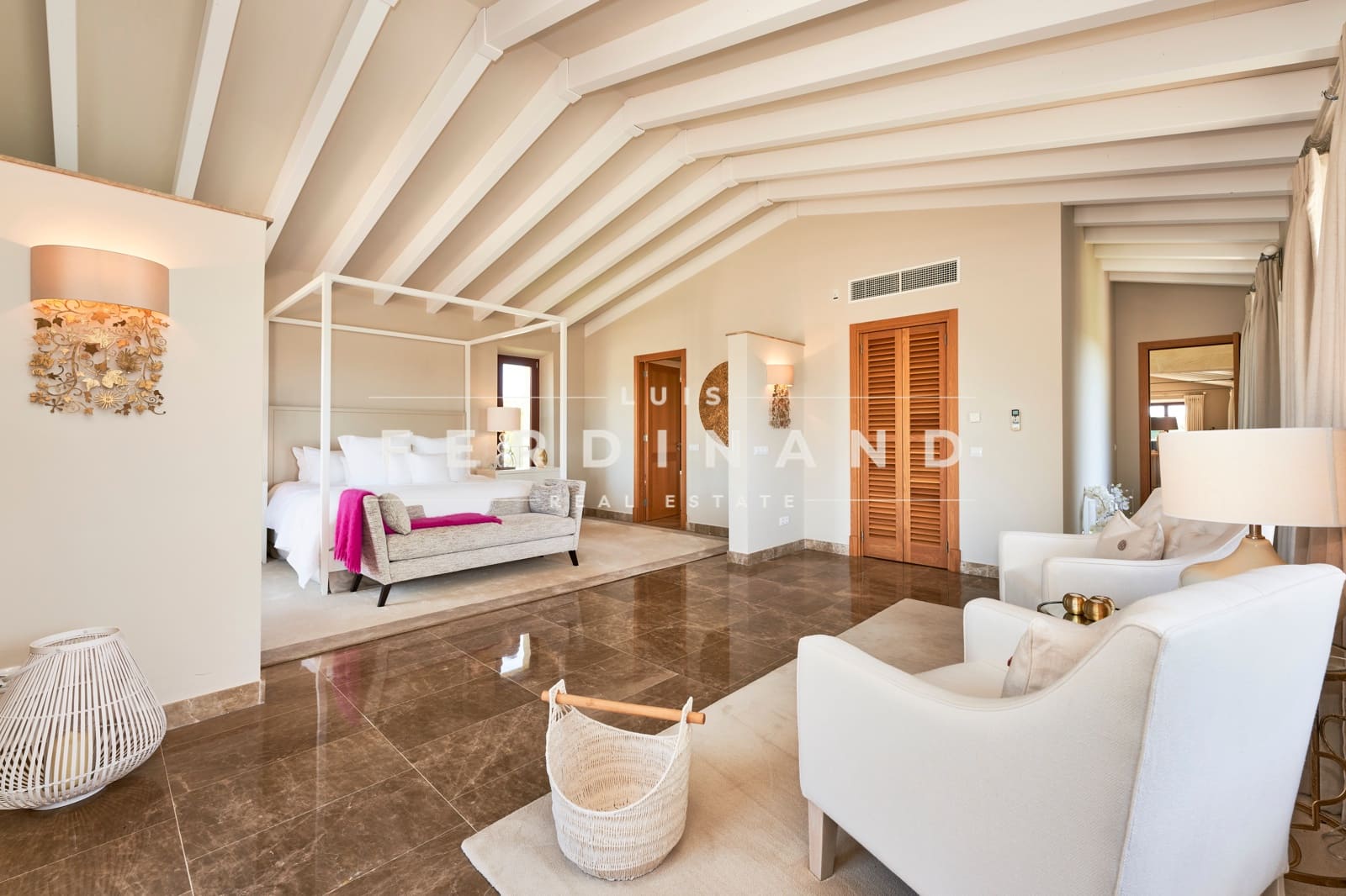 6 slaapkamer Finca/Landhuis te koop in Santa Maria del Cami met zwembad - € 7.500.000 (Ref: 9000205)