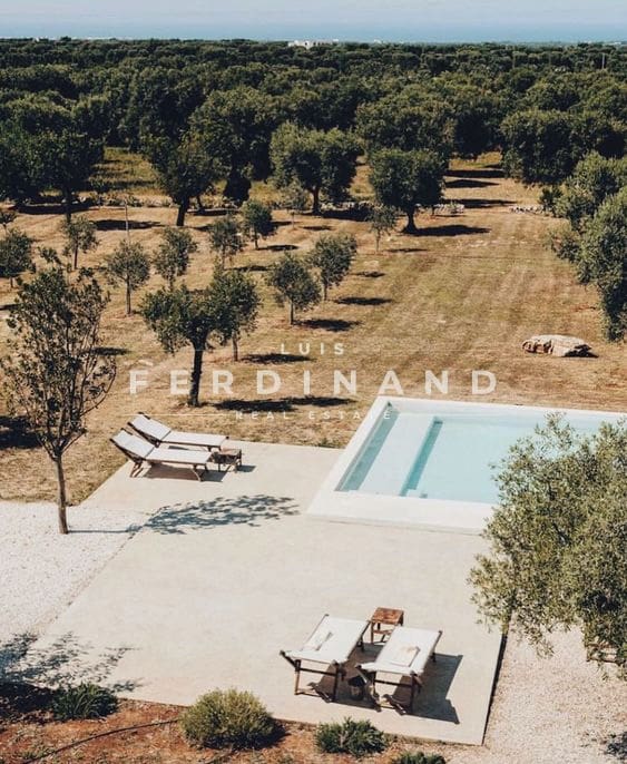 4 soveværelse Finca/Landehus til salg i Buger med swimmingpool - € 1.990.000 (Ref: 9167509)