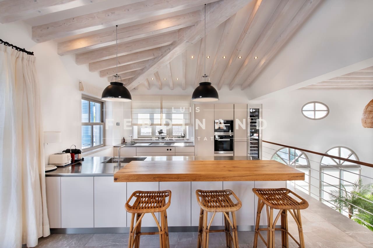 5 soverom Villa til salgs i Alcudia med svømmebasseng garasje - € 5 900 000 (Ref: 9261942)