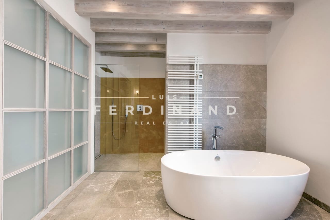 5 soverom Villa til salgs i Alcudia med svømmebasseng garasje - € 5 900 000 (Ref: 9261942)