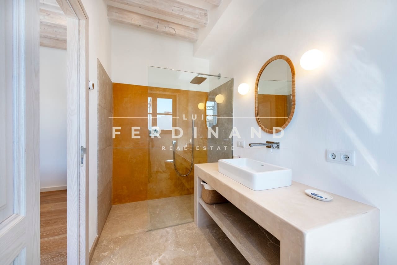 5 soverom Villa til salgs i Alcudia med svømmebasseng garasje - € 5 900 000 (Ref: 9261942)