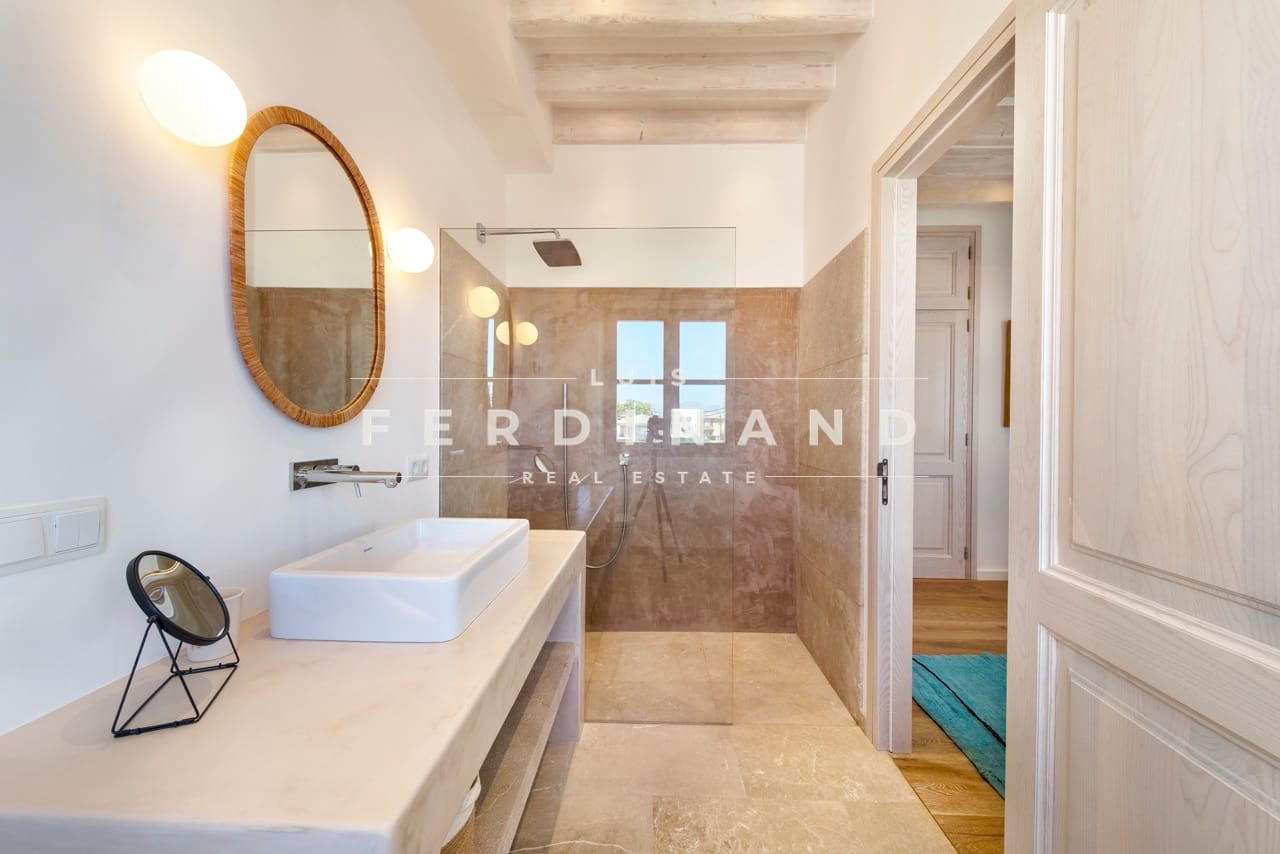 5 soverom Villa til salgs i Alcudia med svømmebasseng garasje - € 5 900 000 (Ref: 9261942)