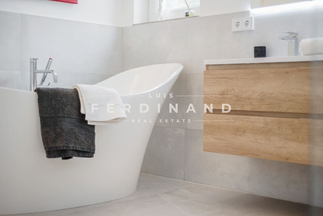 5 bedroom Villa for sale in Son Vida with pool garage - € 4,950,000 (Ref: 9606860)