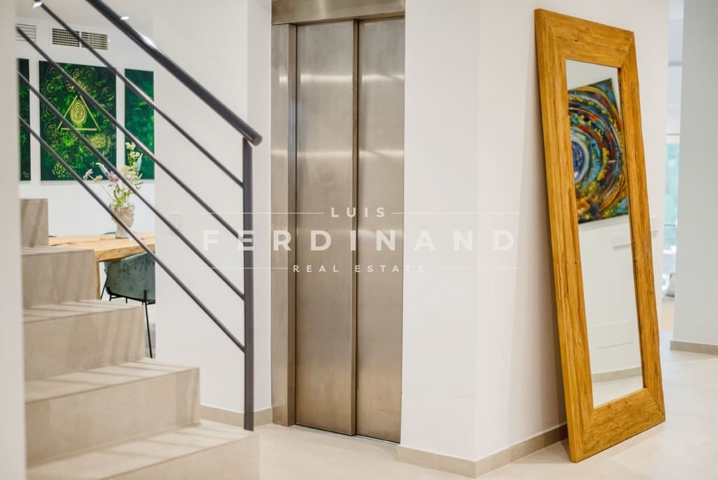 5 bedroom Villa for sale in Son Vida with pool garage - € 4,950,000 (Ref: 9606860)