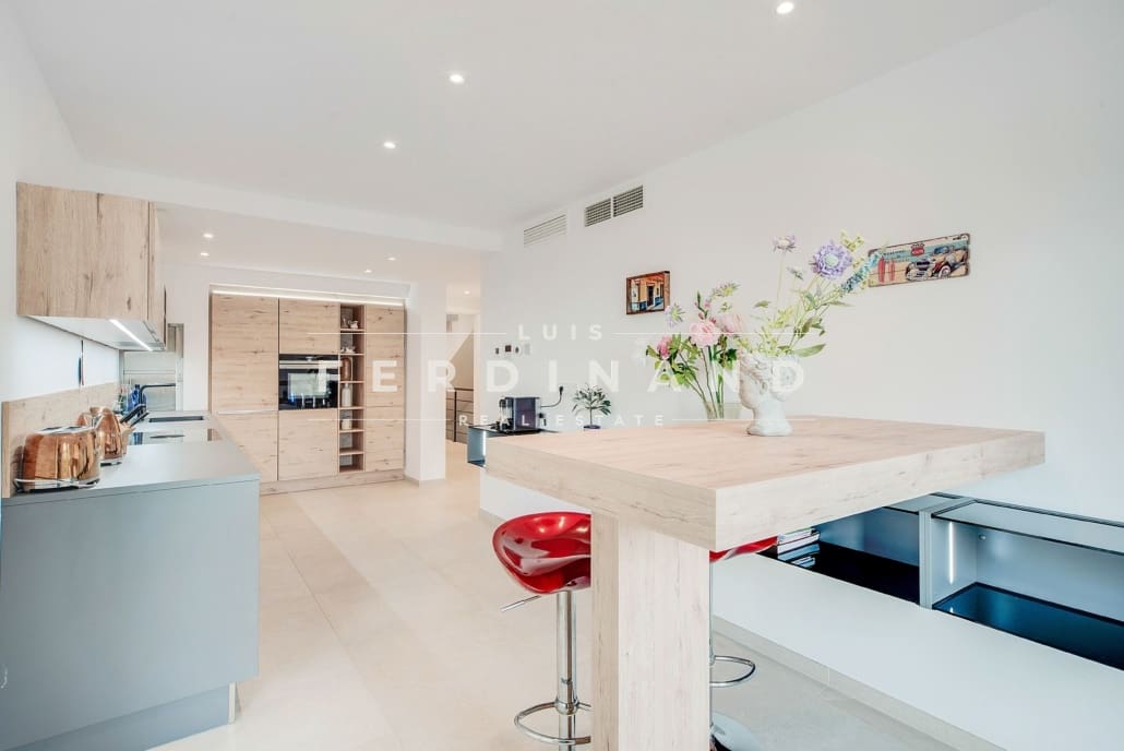 5 bedroom Villa for sale in Son Vida with pool garage - € 4,950,000 (Ref: 9606860)