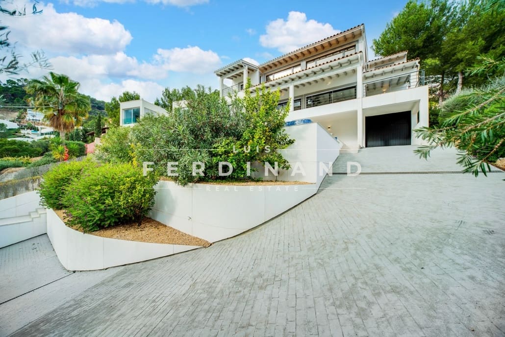 5 bedroom Villa for sale in Son Vida with pool garage - € 4,950,000 (Ref: 9606860)