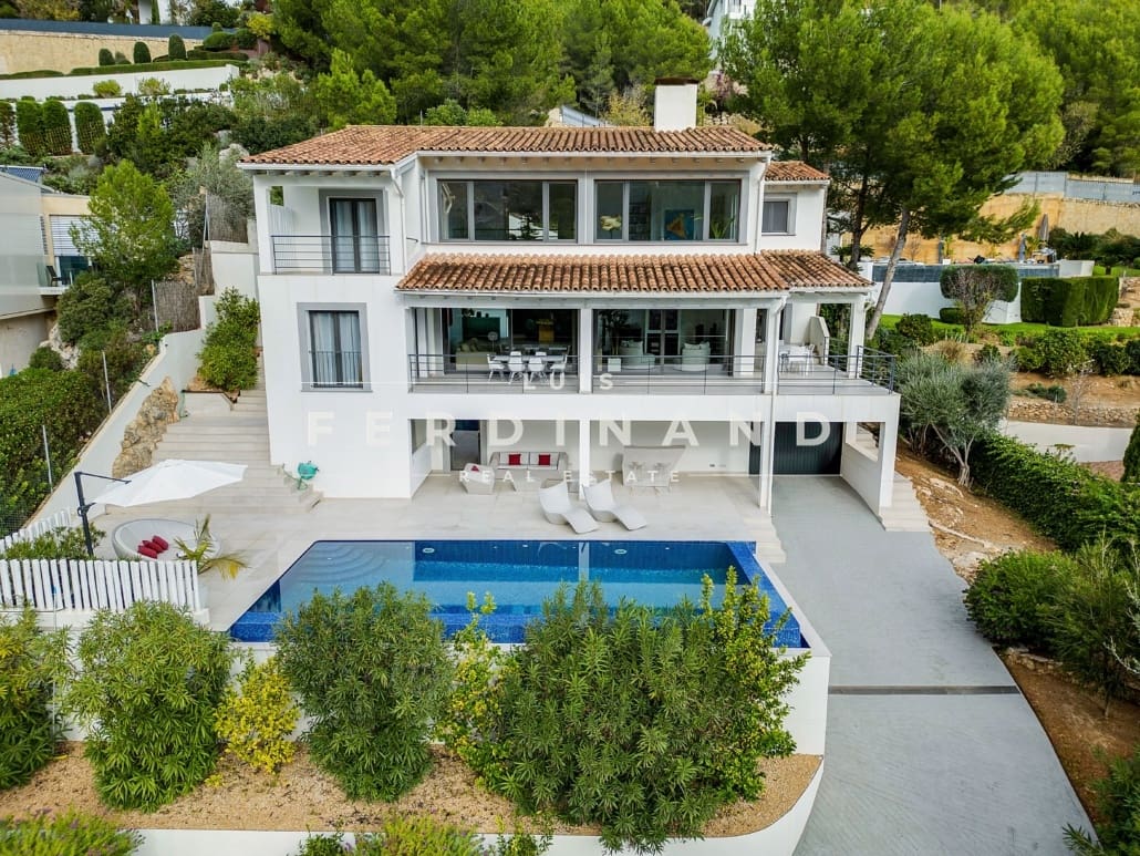 5 bedroom Villa for sale in Son Vida with pool garage - € 4,950,000 (Ref: 9606860)