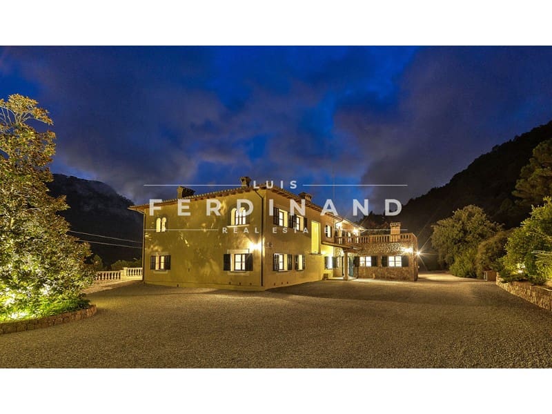 12 makuuhuone Maalaistalo myytävänä paikassa Bunyola mukana uima-altaan - 6 800 000 € (Ref: 9651738)