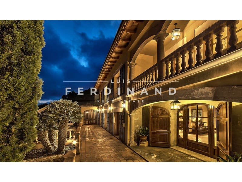 12 makuuhuone Maalaistalo myytävänä paikassa Bunyola mukana uima-altaan - 6 800 000 € (Ref: 9651738)