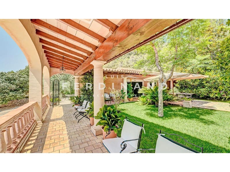 12 makuuhuone Maalaistalo myytävänä paikassa Bunyola mukana uima-altaan - 6 800 000 € (Ref: 9651738)