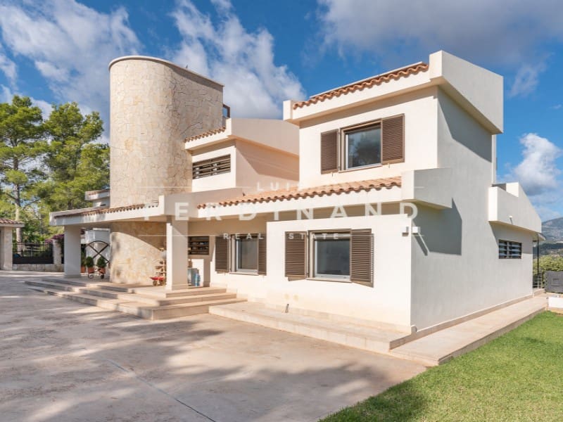 7 soveværelse Finca/Landehus til salg i Selva med swimmingpool - € 4.990.000 (Ref: 9651757)