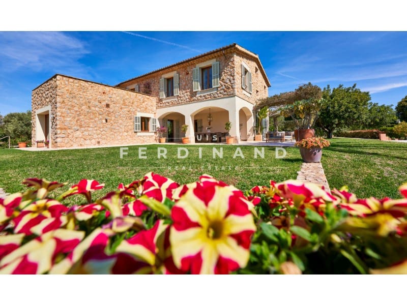 Chalet de 6 habitaciones en Santa María del Camí en venta con piscina - 6.950.000 € (Ref: 9651775)