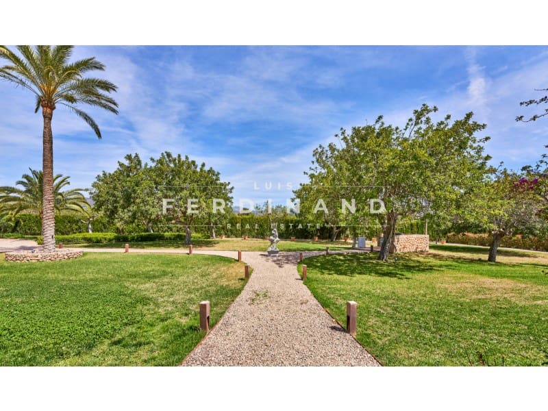 Chalet de 6 habitaciones en Santa María del Camí en venta con piscina - 6.950.000 € (Ref: 9651775)