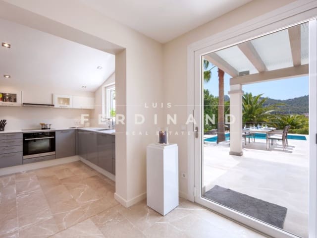3 bedroom Villa for sale in Puerto de Andratx, Andratx with pool - € 4,650,000 (Ref: 9986539)