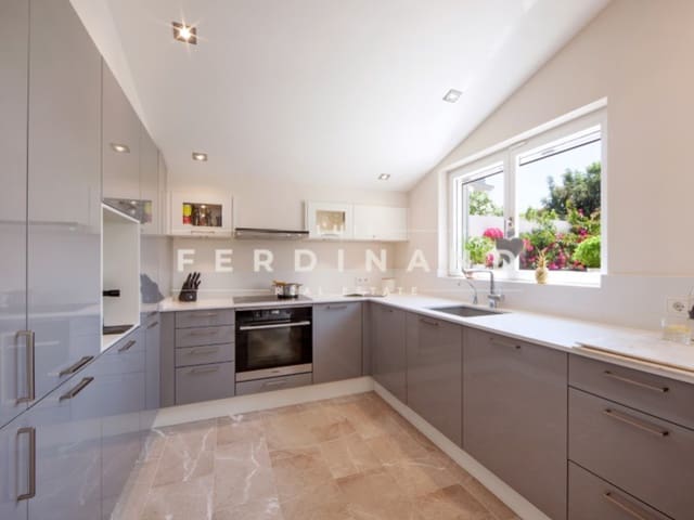 3 bedroom Villa for sale in Puerto de Andratx, Andratx with pool - € 4,650,000 (Ref: 9986539)