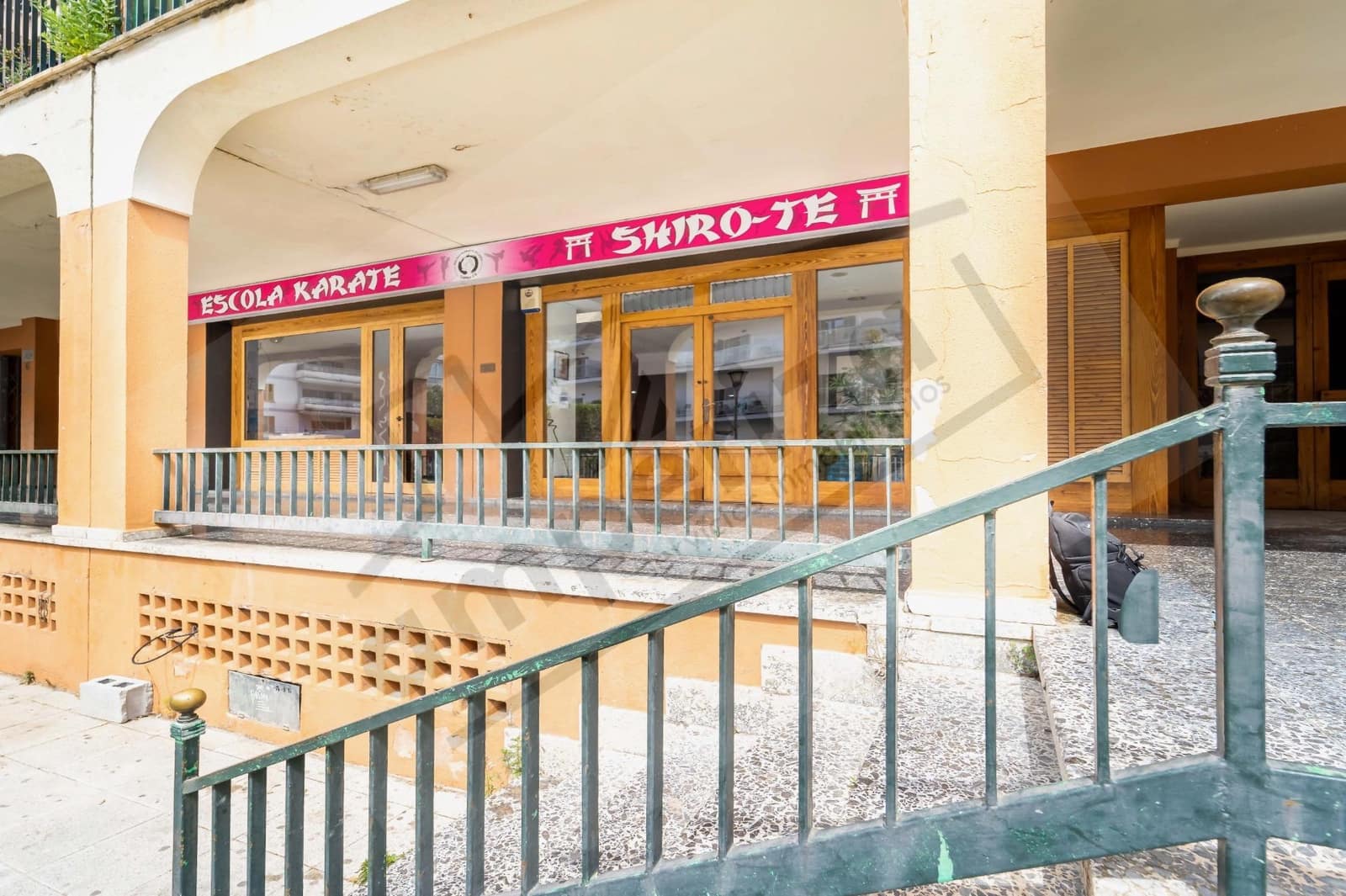 Commercial for sale in Alcudia - € 225,000 (Ref: 7440160)