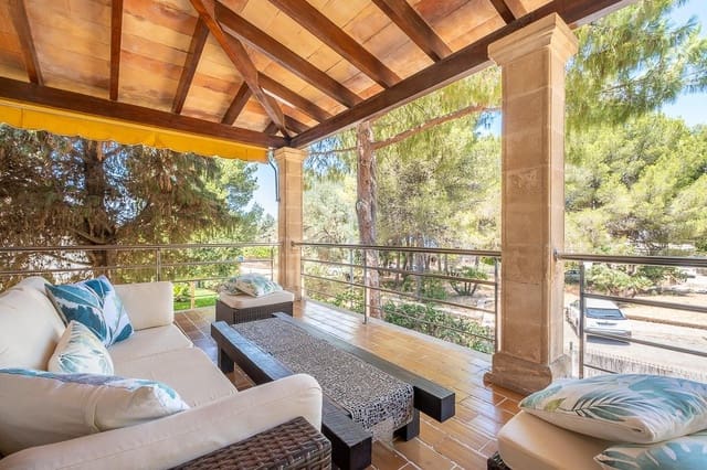 6 bedroom Villa for sale in Mal Pas-Bon Aire, Alcúdia with pool - € 1,450,000 (Ref: 7625227)