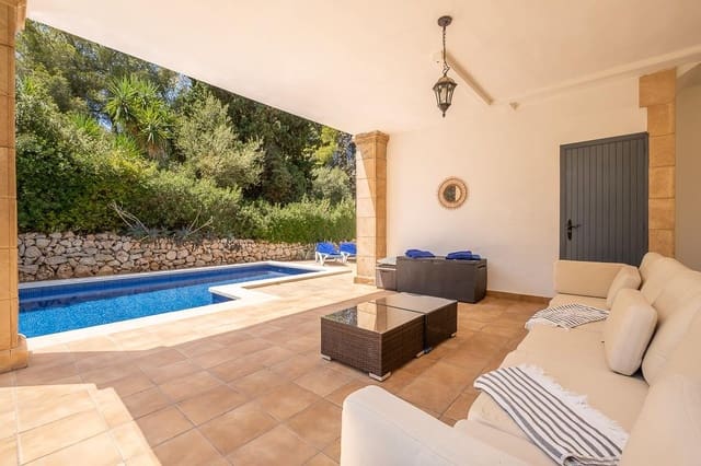 6 bedroom Villa for sale in Mal Pas-Bon Aire, Alcúdia with pool - € 1,450,000 (Ref: 7625227)