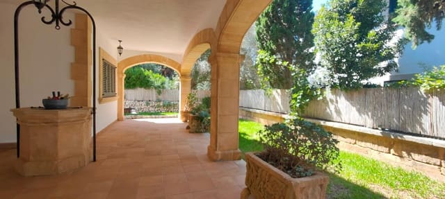 6 bedroom Villa for sale in Mal Pas-Bon Aire, Alcúdia with pool - € 1,450,000 (Ref: 7625227)