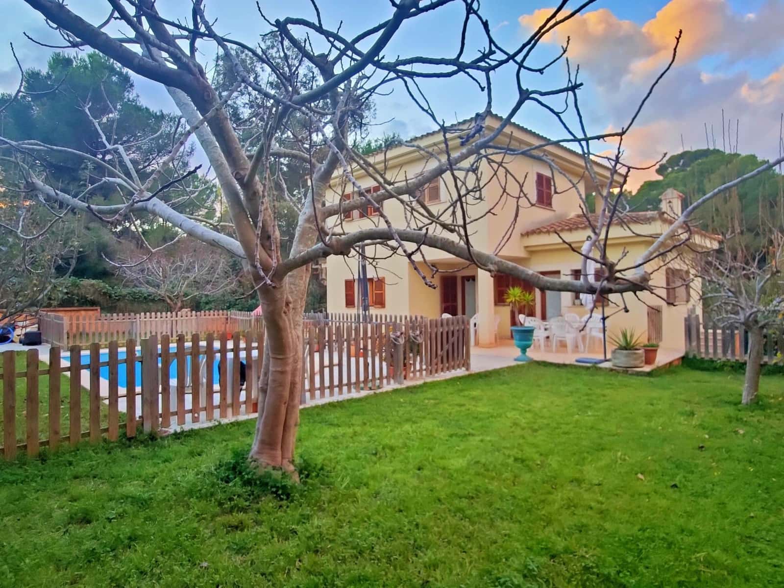 5 bedroom Villa for sale in Alcudia with pool - € 950,000 (Ref: 8020624)